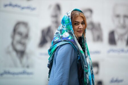 گفت و گو با لادن شیخانی روزنامه نگار و دبیر بخش اجتماعی روزنامه آوای شمال : حرمت خبرنگاری را ازبین نبریم.