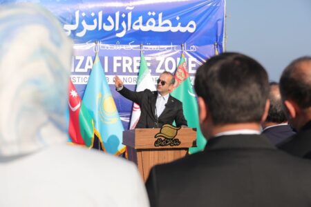 نمایش ظرفیت‌های لجستیكی منطقه آزاد انزلی به مهمانان اجلاس حاشیه دریای كاسپین + گزارش تصویری