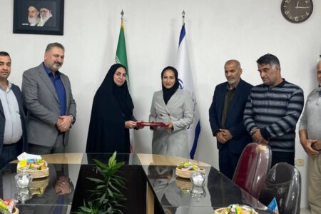 اعطای حکم دهیاری توسط خانم مهندس شجاعی بخشدار مرکزی لاهیجان/ خانم فلاح توشه جو دهیار بازکیاگوراب شد. +تصاویر