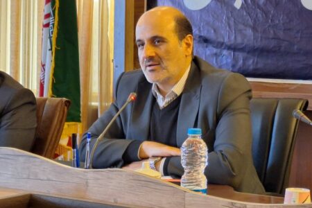 دکتر مسچیان فرماندار لاهیجان در نشست با بازاریان: صیانت از حقوق بازاریان، صیانت از آینده اقتصادی و اجتماعی شهر است.